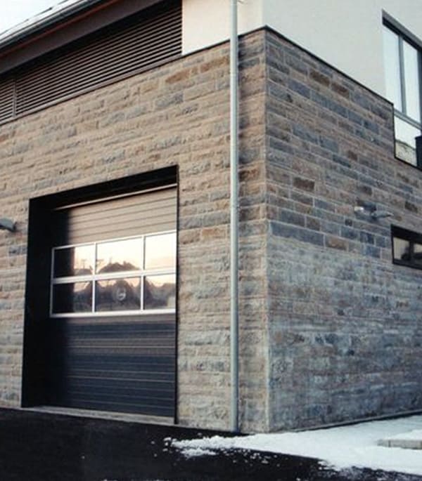 Haus mit Steinfassade
